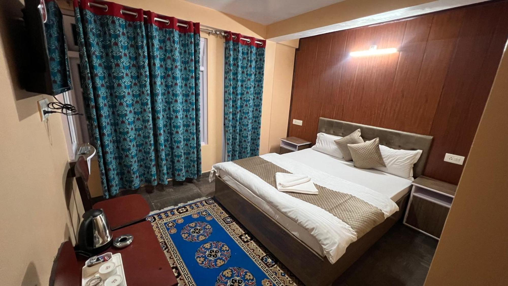 Hotel Hill Top Darjeeling  Buitenkant foto