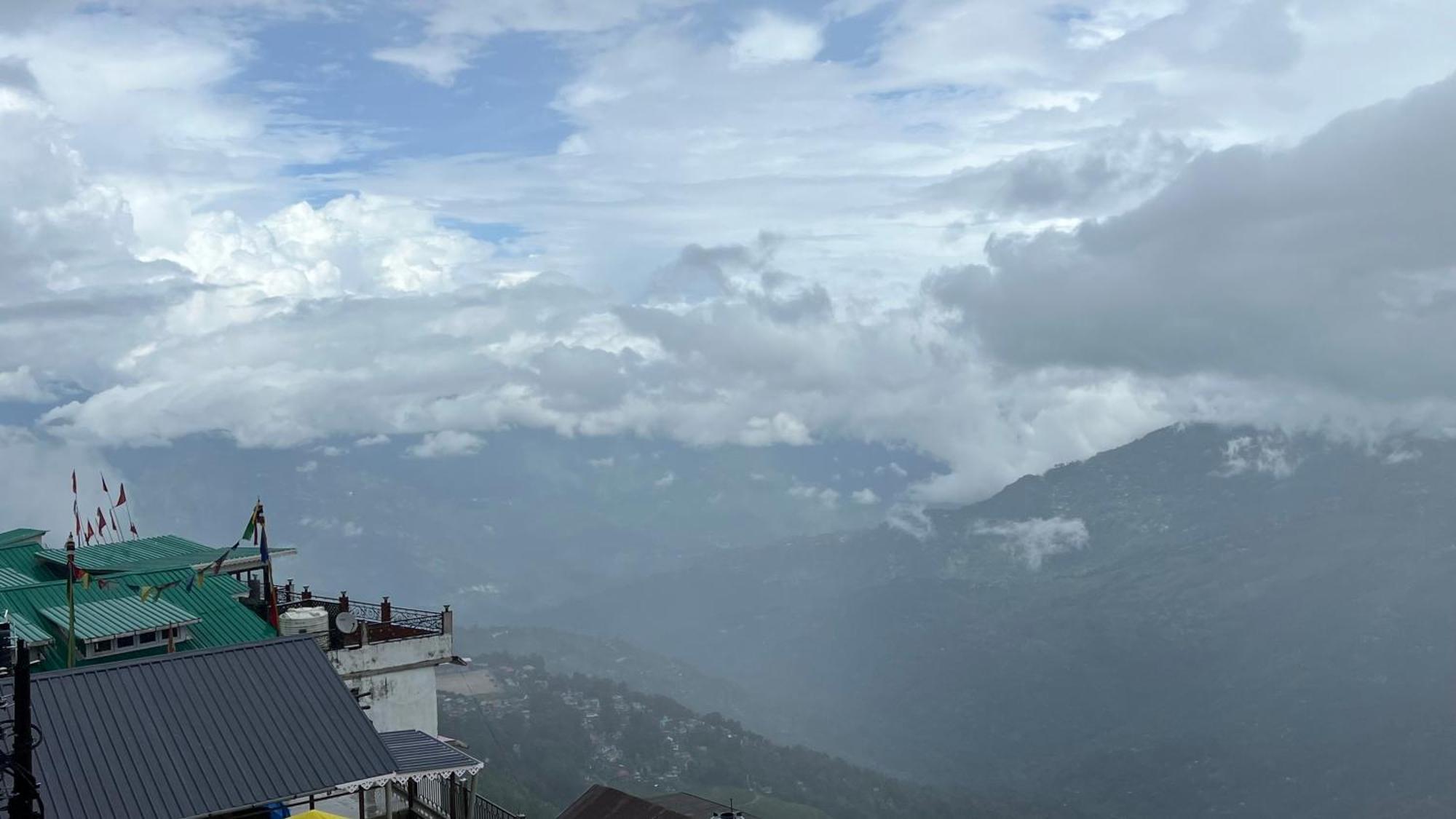 Hotel Hill Top Darjeeling  Buitenkant foto